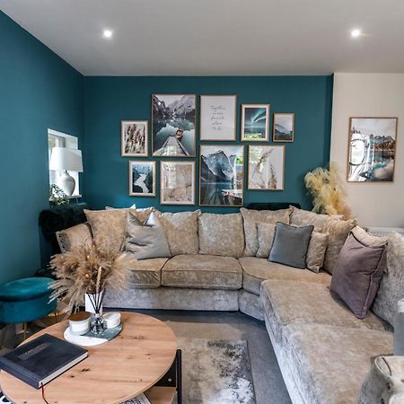 Spring Mount Huge Luxury Full Apartment- Harrogate Centre-Two Extremely Comfy Kingsize Bedrooms-Fully Equipped Modern Kitchen-Cosy Living Room With Huge Tv Εξωτερικό φωτογραφία