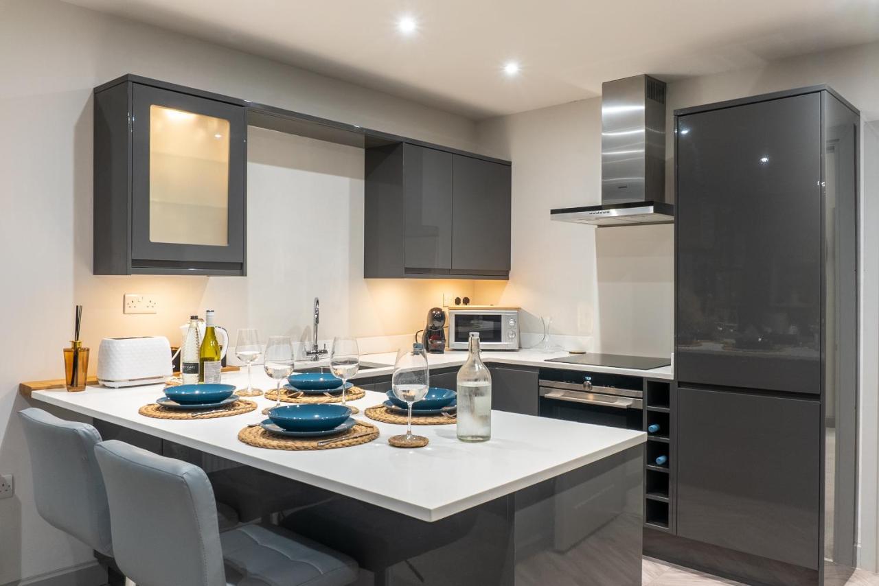 Spring Mount Huge Luxury Full Apartment- Harrogate Centre-Two Extremely Comfy Kingsize Bedrooms-Fully Equipped Modern Kitchen-Cosy Living Room With Huge Tv Εξωτερικό φωτογραφία
