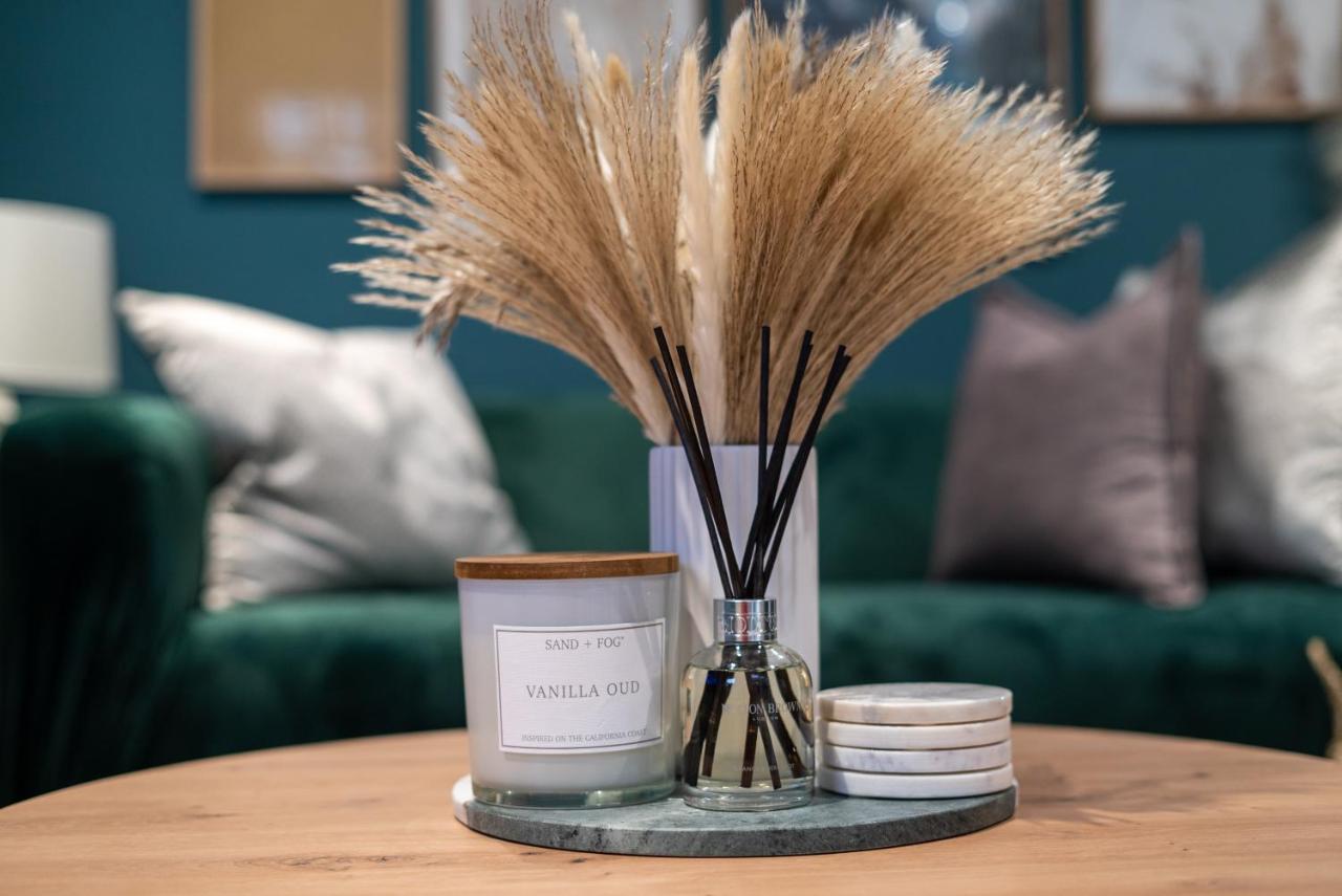 Spring Mount Huge Luxury Full Apartment- Harrogate Centre-Two Extremely Comfy Kingsize Bedrooms-Fully Equipped Modern Kitchen-Cosy Living Room With Huge Tv Εξωτερικό φωτογραφία