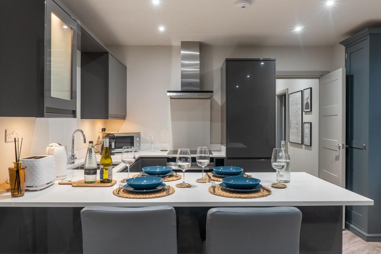 Spring Mount Huge Luxury Full Apartment- Harrogate Centre-Two Extremely Comfy Kingsize Bedrooms-Fully Equipped Modern Kitchen-Cosy Living Room With Huge Tv Εξωτερικό φωτογραφία